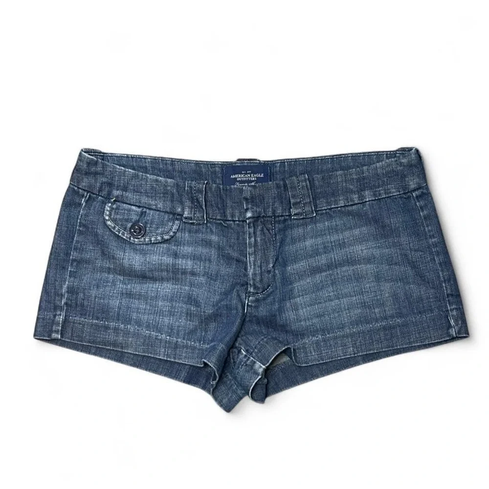 lowrise American Eagle dark wash mini shorts with cute pocket detailing - Picture 1 of 8
